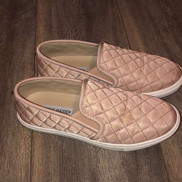 Steve Madden blush pink slip on shoe - Picture 1 of 3